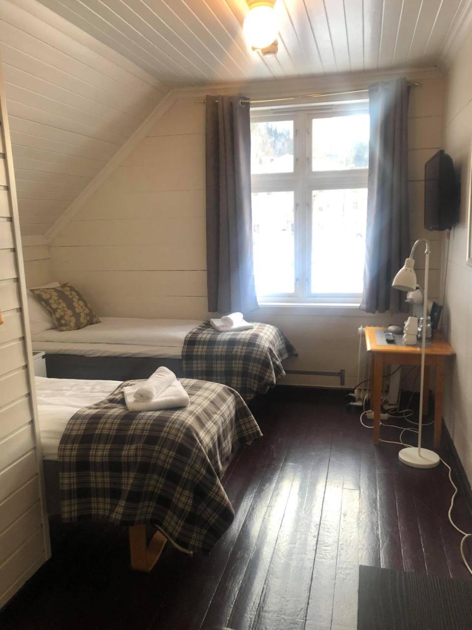 Stryn Kaffebar & Vertshus Екстериор снимка