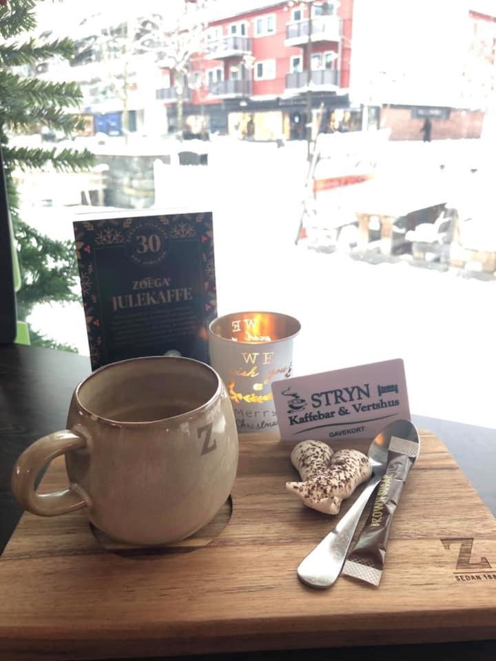 Stryn Kaffebar & Vertshus Екстериор снимка